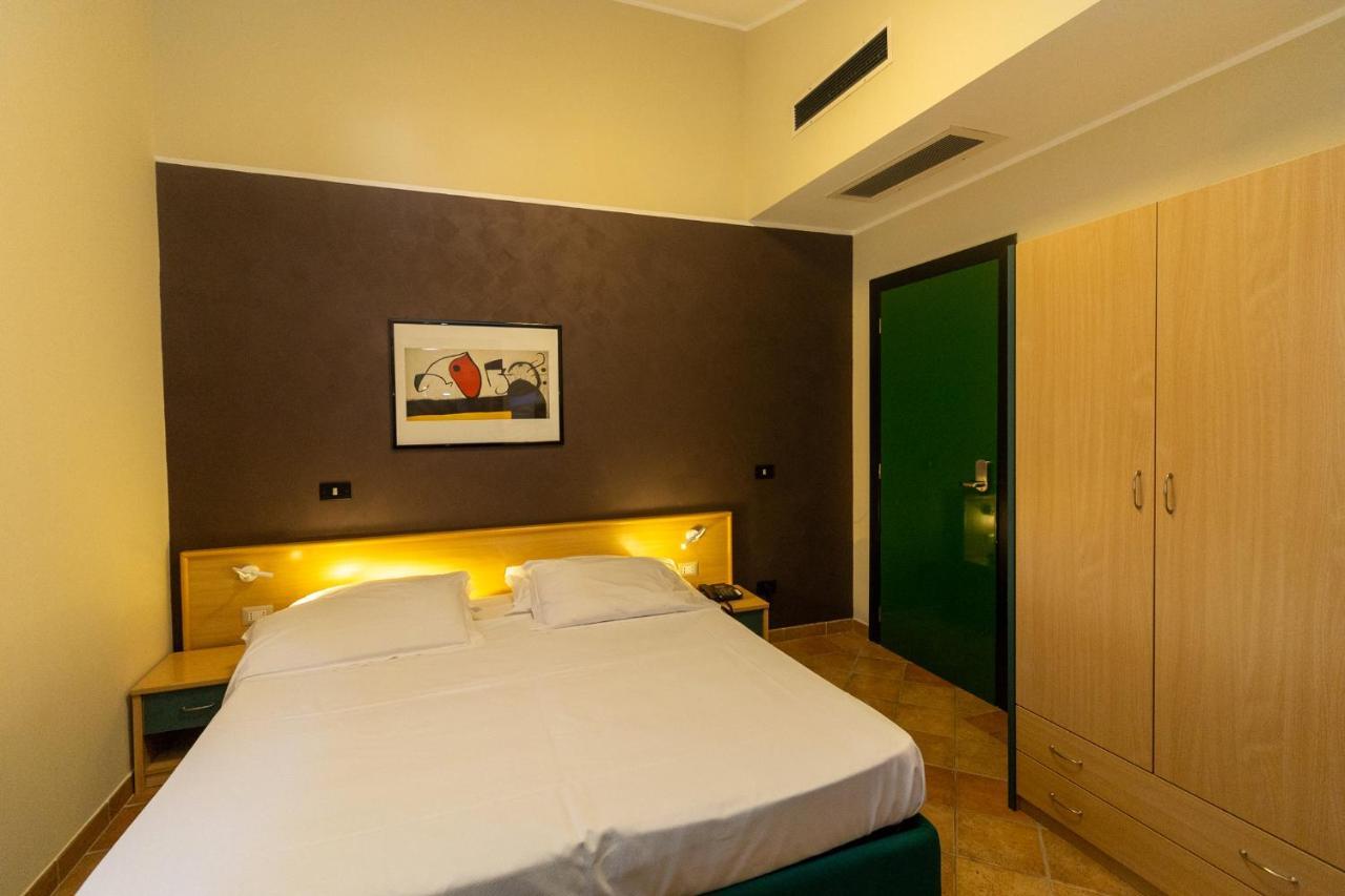 Hotel Federica Риаче-Марина Экстерьер фото